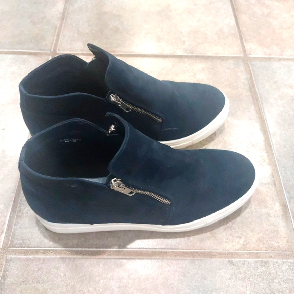 Cushionaire Hart Hidden Wedge Sneakers Size 8.5M - Picture 1 of 12